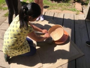 sanchez-adobe-students-grinding-cornmeal3