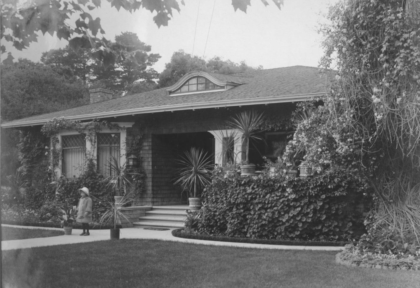 1915 photo of a bungalow on Ninth Avenue in San Mateo
