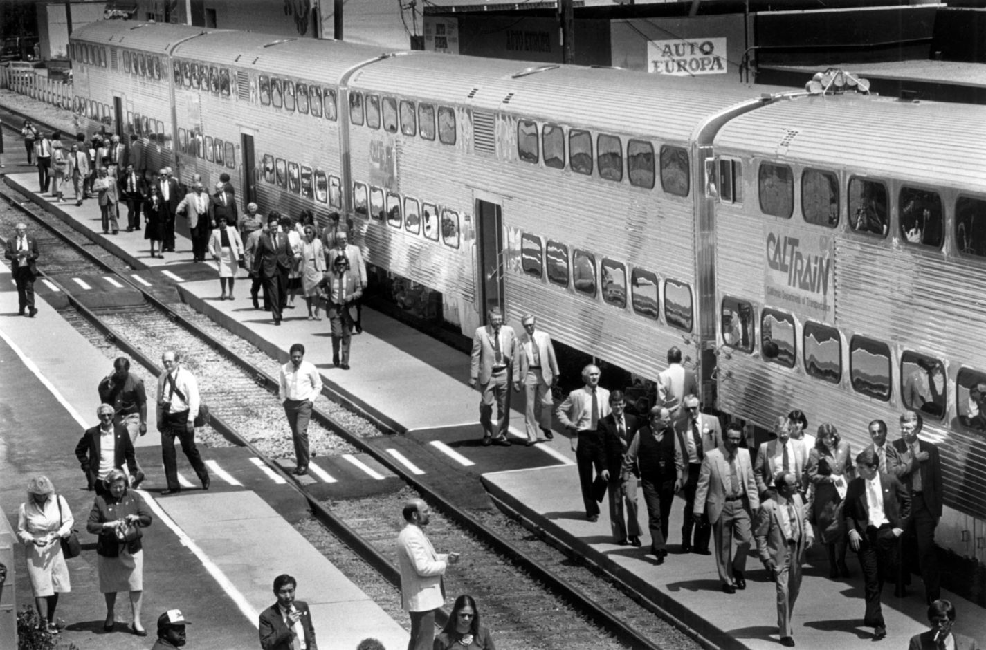 Archival photo of CalTrain commuters