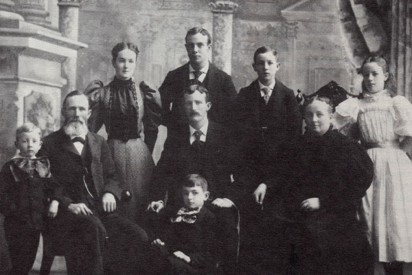 Archival portrait of the Robert Wisnom family members